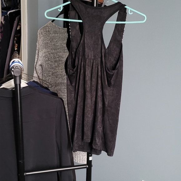 Stylish Tank Top - Picture 3 of 3